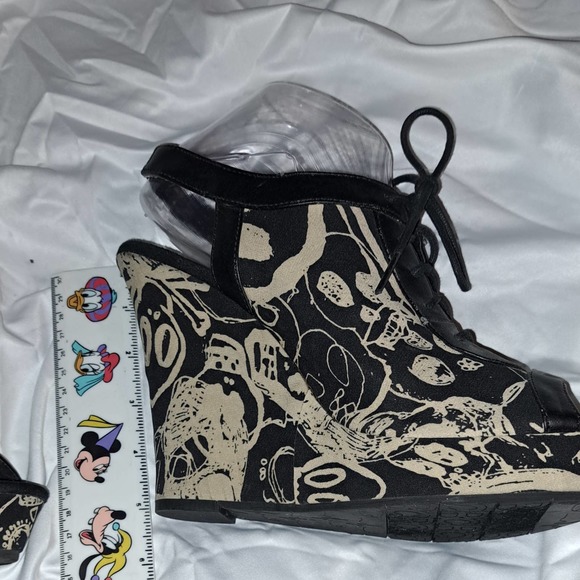 NEW NO BOX Women's BC Because I wear rose colored glasses wedges size 8.5 - Picture 3 of 9